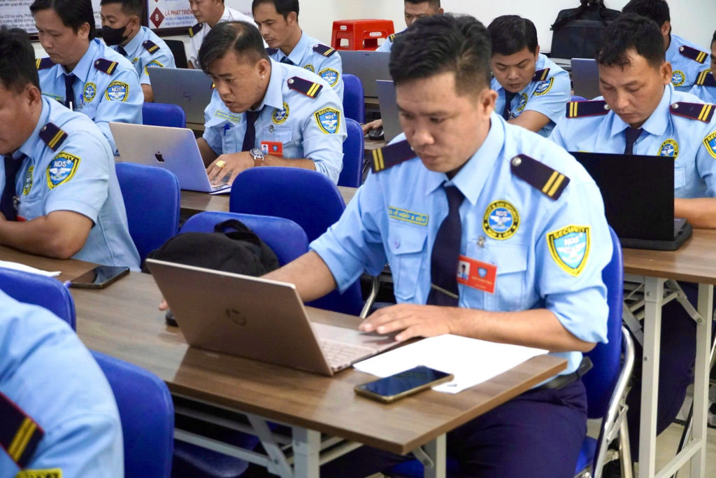 Thi tin học ứng dụng công nghệ - đội trưởng bảo vệ ngayvadem